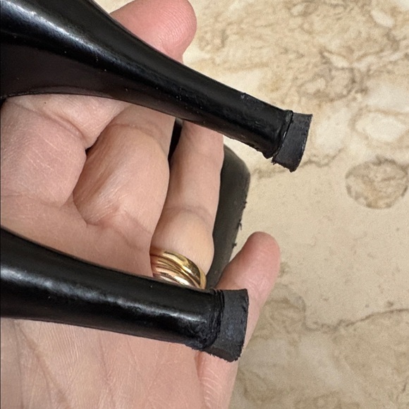 Salvatore Ferragamo Vara Bow Classic Leather Heels Pumps - Picture 9 of 12